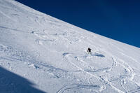 Une belle pente à skier Une belle pente à skier